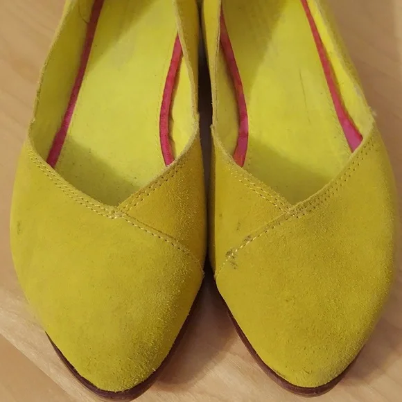 TOMS Shoes Blazing Yellow Women's Jutti Suede Flats Size 7 - Picture 11 of 16